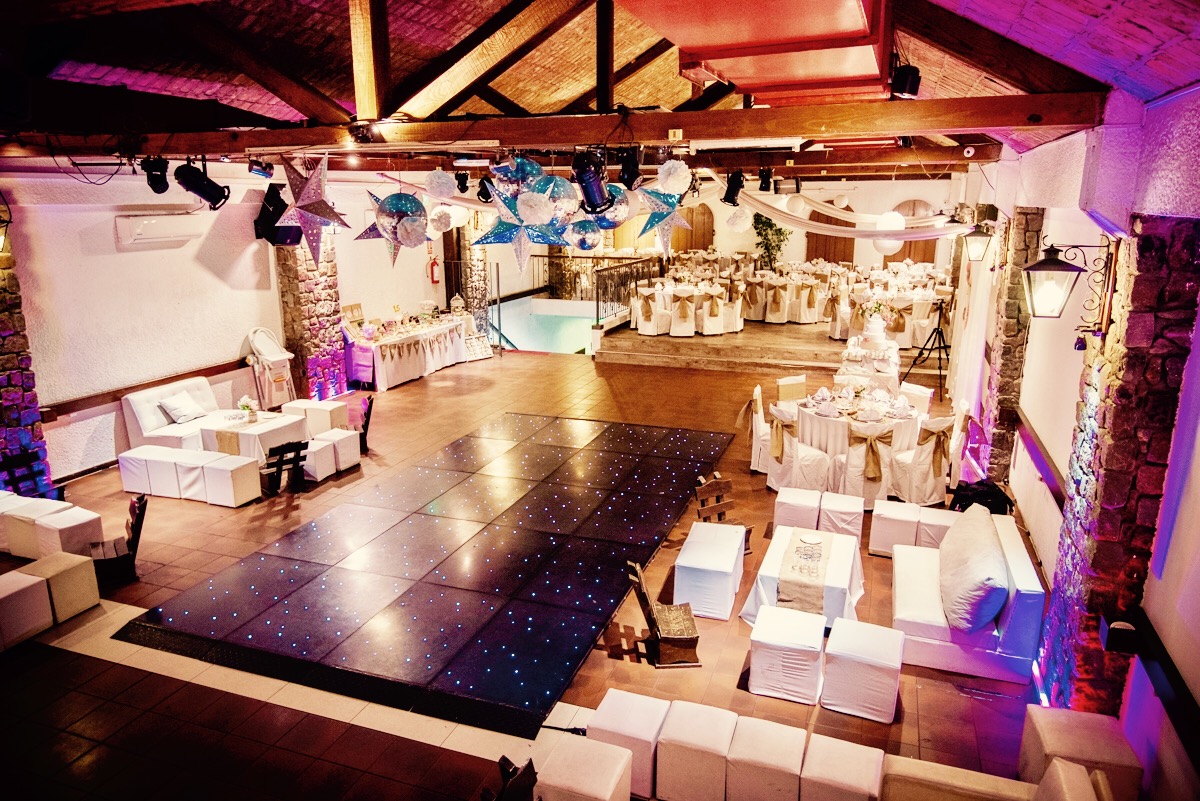 Salon Colonial