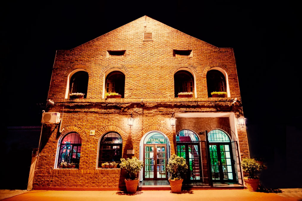 Salon Colonial
